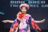 Suri Khả Hân - Cô bé 8 tuổi “chạm ngõ” làng thời trang bằng “cảm” nghệ thuật