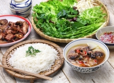 7 món ăn bình dân Việt Nam nổi danh trên báo nước ngoài