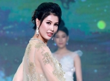 Á hậu Thanh Hoài tái xuất catwalk