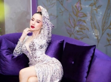 Angela Phương Trinh diện đầm sequin tôn dáng