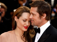 Angelina Jolie và Brat Pitt đạt thỏa thuận quyền nuôi con