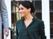 Các fan tìm mua phiên bản rẻ hơn của áo sơ mi Meghan mặc