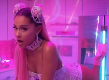 Ariana Grande kiện hãng Forever 21, đòi bồi thường 10 triệu USD