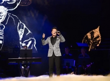 Bằng Kiều khiến khán giả cười rồi khóc