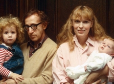 Bê bối Woody Allen quấy rối tình dục con gái nuôi lên phim