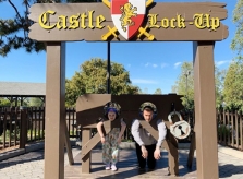 Becks 'quậy' cùng con gái trong công viên