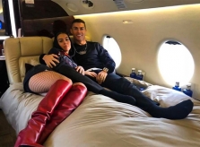 Bên trong máy bay riêng 20 triệu bảng của C. Ronaldo