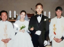 Ảnh cưới hiếm hoi của Kim Tae Hee và Bi Rain được công bố