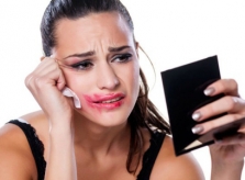 Bí quyết giữ lớp trang điểm lâu trôi