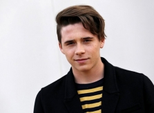 Brooklyn Beckham bị khán giả Trung Quốc chỉ trích