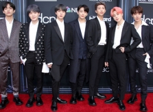 BTS là 'Nhóm nhạc xuất sắc' ở giải Billboard