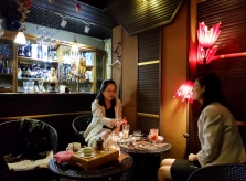 Trải nghiệm bất ngờ của khách Việt đi cà phê đêm ở Triều Tiên