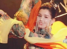 Mỹ nữ Tân Cương 22 tuổi nổi tiếng sau một đêm vì quá đẹp