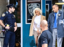 Cardi B đánh nhau ở câu lạc bộ thoát y