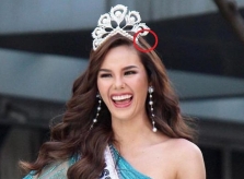 Hoa hậu Catriona Gray làm gãy vương miện gần sáu tỷ