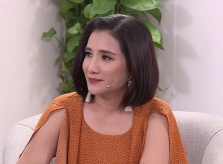 Cát Tường buồn vì không phát hiện con gái bị bạn cùng lớp tẩy chay