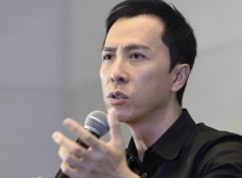 Chân Tử Đan nổi nóng khi bị đoàn phim chỉ trích gay gắt