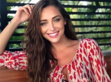 Bạn gái á hậu của tuyển thủ Pháp Thauvin