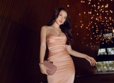 Chi Pu mặc váy hồng sexy, Jun Vũ khoe ngực căng đầy với áo hai dây