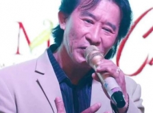 Con trai Chế Linh thi hát Bolero