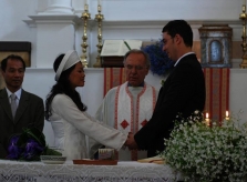 Đám cưới diễn ra một ngày sau lễ tang bố chồng của cô gái Việt tại Italy
