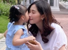 Vóc dáng Đặng Thu Thảo sau sinh con trai