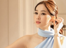 Đặng Thu Thảo thon thả, nuột nà sau 5 tháng sinh con
