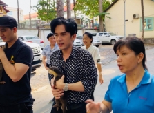 Đan Trường tặng hai con rái cá cho Thảo Cầm Viên