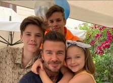 David Beckham vui vẻ du lịch cùng ba con, lơ con cả vì không nghe lời