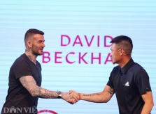 Ảnh: David Beckham giao lưu bóng đá với Công Vinh, Duy Mạnh