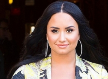 Demi Lovato rời trại cai nghiện