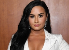 Demi Lovato hủy hôn