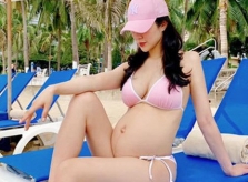 Bà bầu Diệp Lâm Anh khoe dáng với bikini