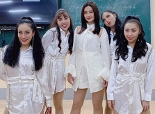 Đông Nhi bầu 5 tháng vẫn nhảy 'sung'