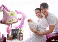 Dương Di sinh con gái