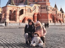 Em bé Hà Nội mặc như phi hành gia khi du lịch Nga mùa đông