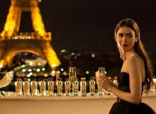 'Emily in Paris': Khi Paris không như mộng