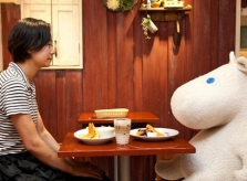 ‘Bữa ăn cô đơn’ dần quen thuộc với giới trẻ châu Á