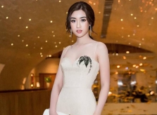 Gu thời trang ngày càng gợi cảm của Hoa hậu Đỗ Mỹ Linh