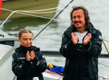 Bố mẹ Greta Thunberg: 'Chúng tôi không ủng hộ con bé'