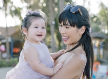 Hà Anh làm tiệc thôi nôi cho con gái bên bờ biển