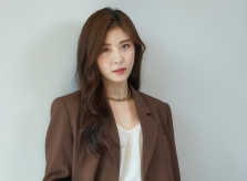 Ha Ji Won độc thân, giàu có tuổi 42