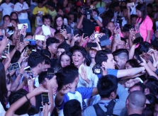 H'Hen Niê diễn thuyết trước Phó thủ tướng, 12.000 khán giả Philippines