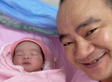 Vợ chồng Hiếu Hiền đón con thứ ba