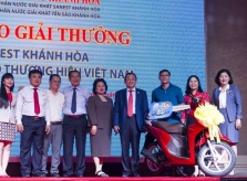 Trao thưởng đợt 3 - Khách hàng trúng giải “Sanest Khánh Hòa - Niềm tự hào thương hiệu Việt Nam”