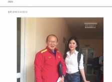 Diễn viên 'Người phán xử' lên báo Hàn vì chụp ảnh cùng HLV Park