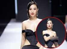 Hoa hậu Hương Trà lộ ngực trên sàn catwalk