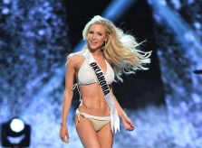 Hoa hậu Mỹ mâu thuẫn dữ dội sau quyết định bỏ thi áo tắm