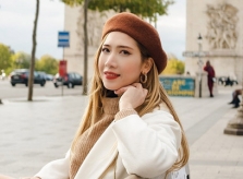 Hoa hậu Quỳnh Lisa khoe street style trên phố Paris