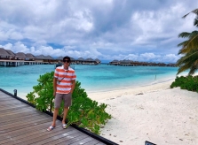 Nghệ sĩ Hoài Linh khoe ảnh du lịch ở Maldives